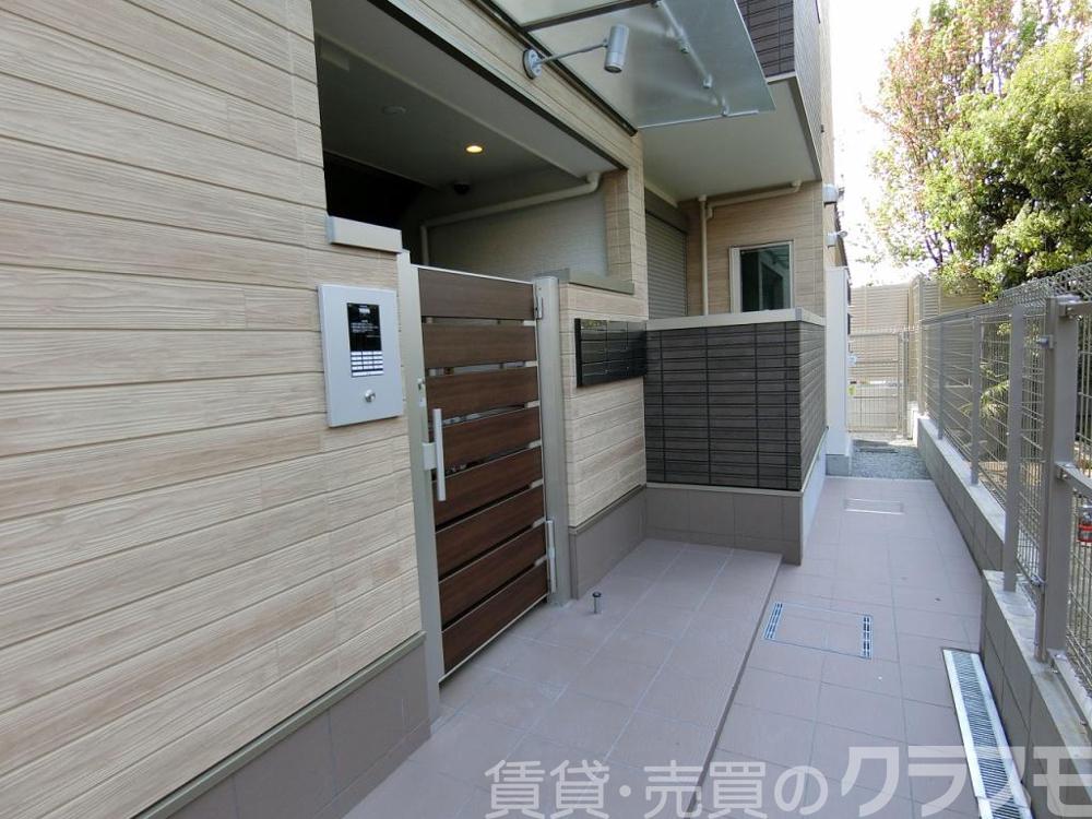 2/4 エントランス