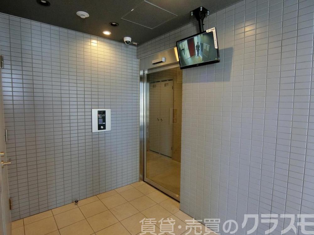 28/30 エントランス