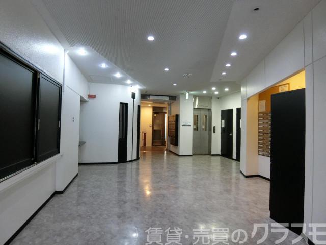 28/30 エントランス