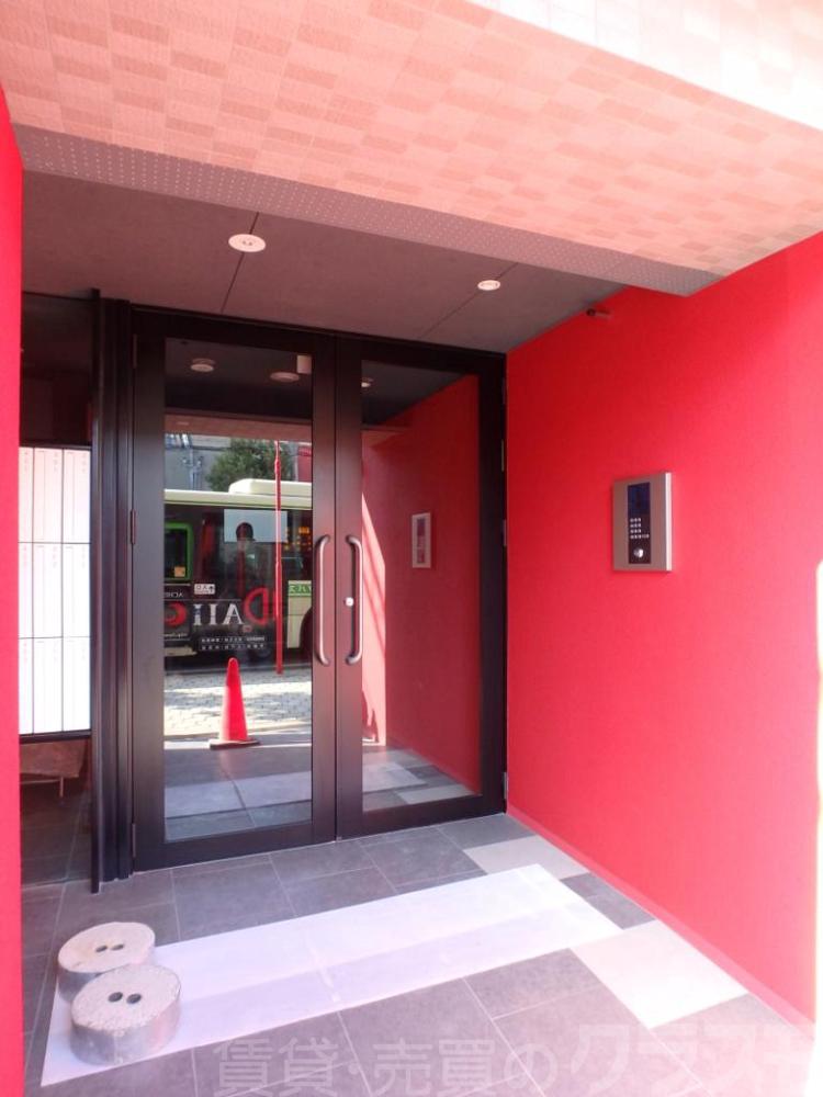 26/30 エントランス