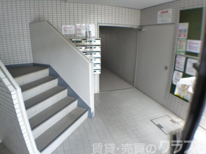 28/30 エントランス