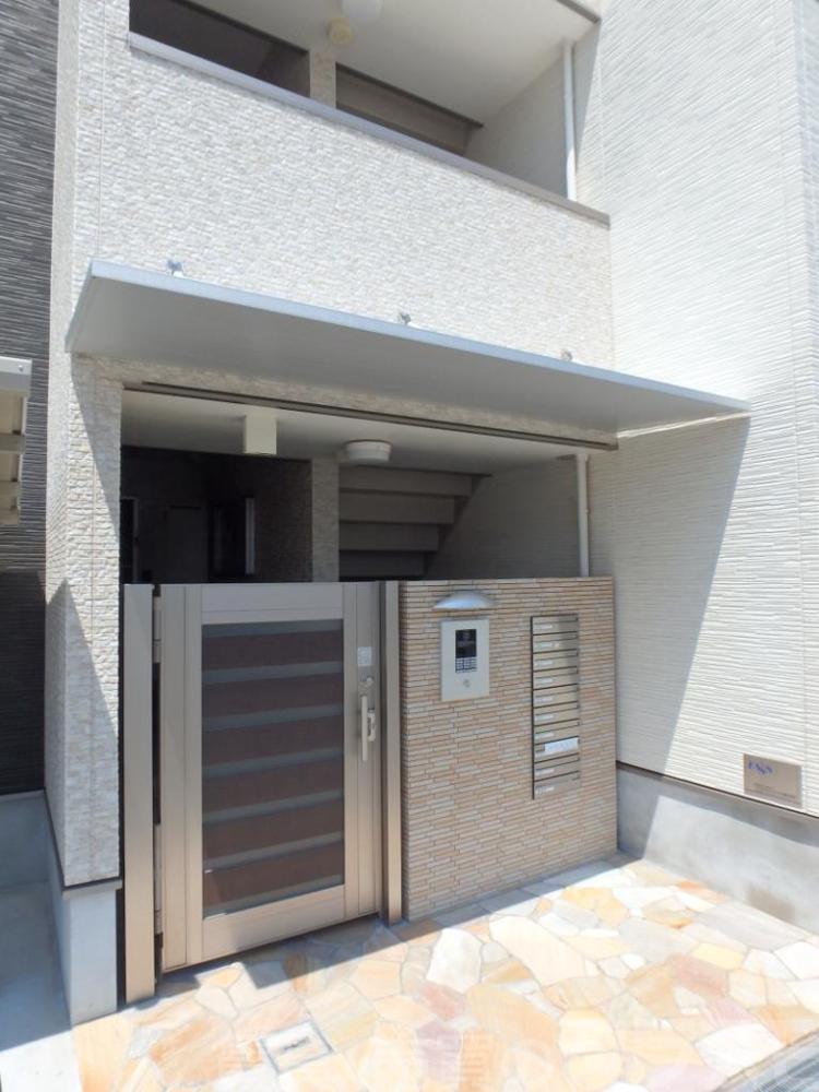 18/30 エントランス