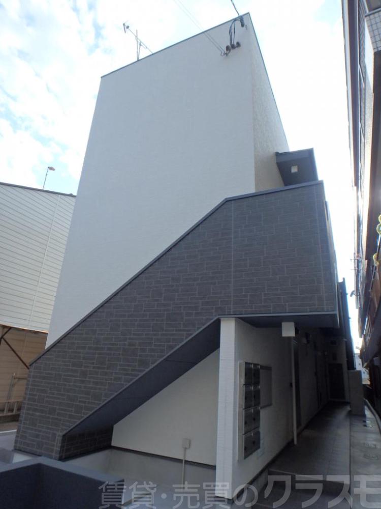 16/20 エントランス