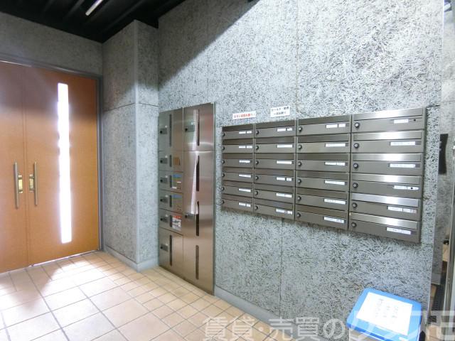 27/30 エントランス