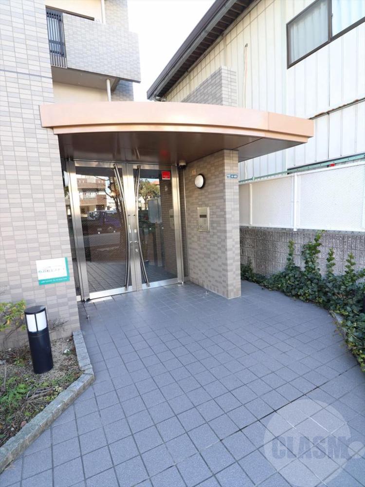 22/30 エントランス