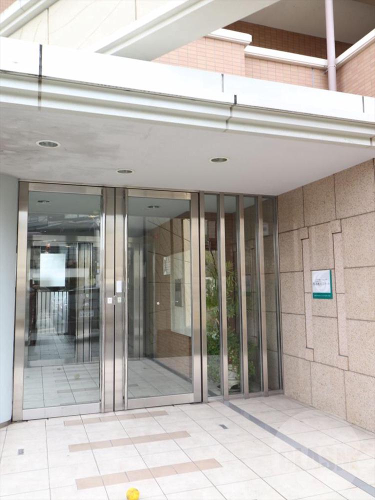 22/30 エントランス