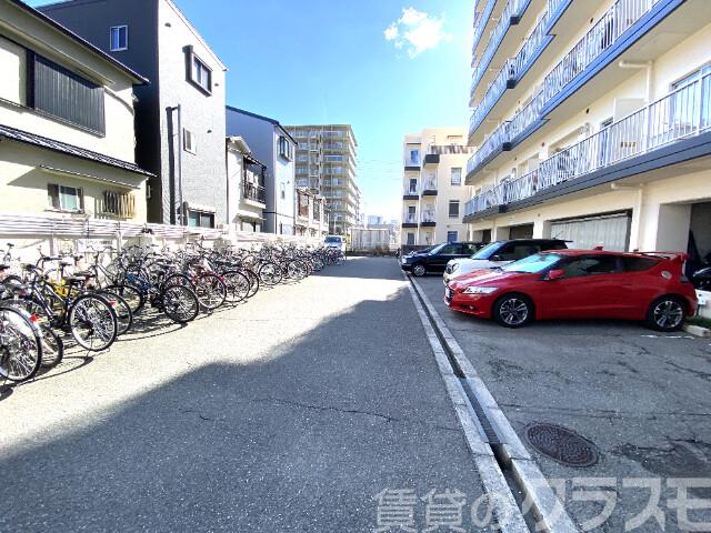 21/25 駐車場