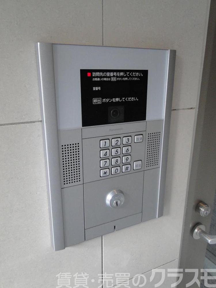 28/30 エントランス