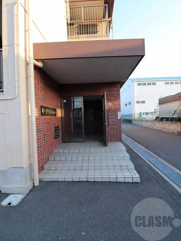 22/30 エントランス