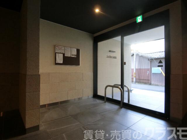 2/3 エントランス