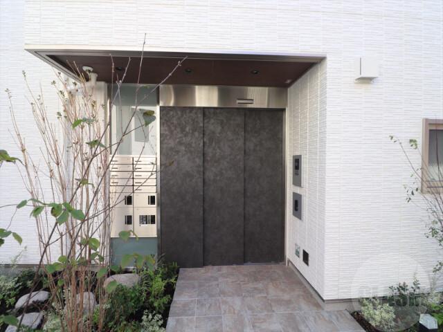 22/29 エントランス