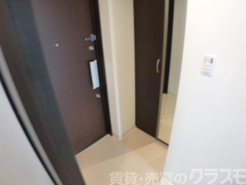 16/30 玄関