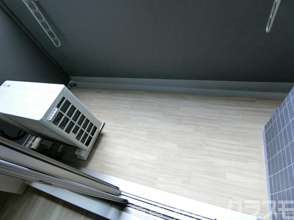 23/30 バルコニー