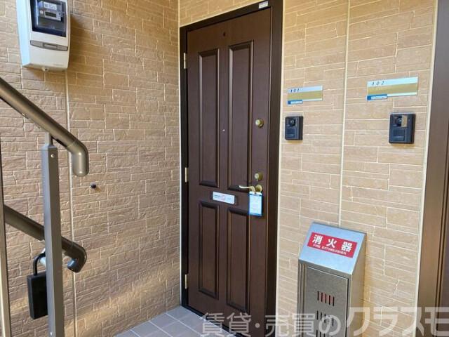 28/30 エントランス