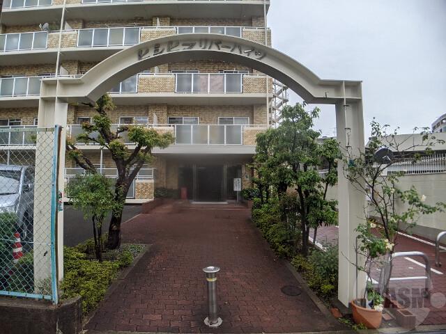 22/25 エントランス