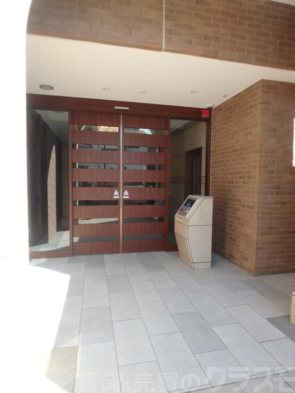 25/30 エントランス