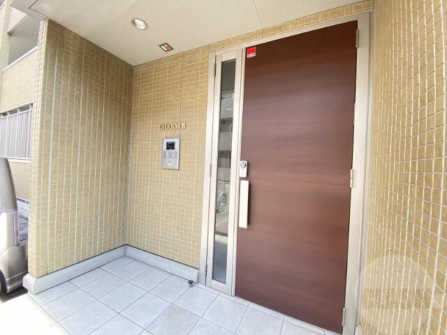 21/30 エントランス