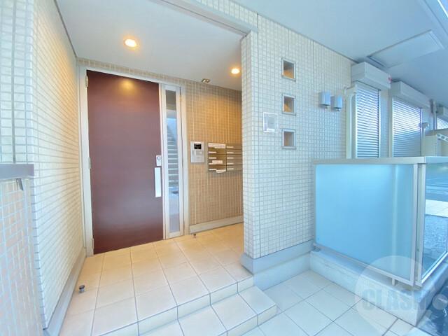 22/30 エントランス