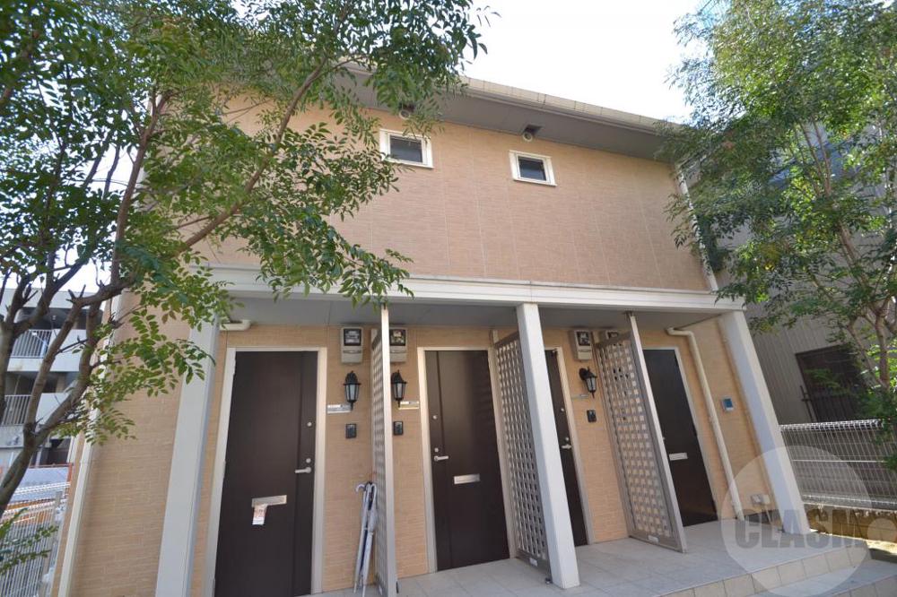 23/30 エントランス