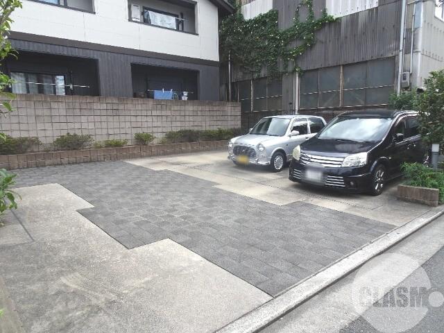21/26 駐車場