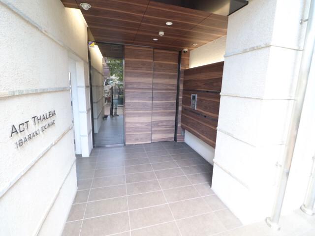 18/26 エントランス