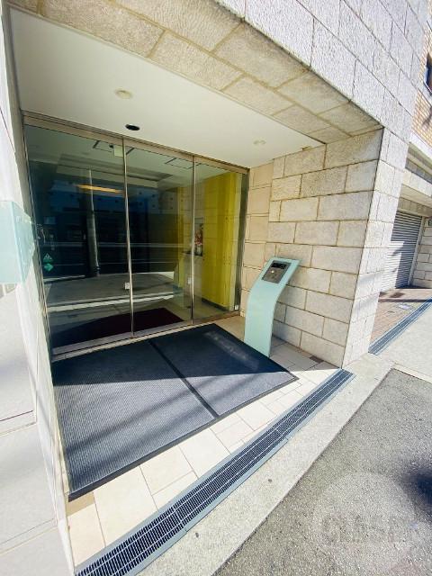 22/30 エントランス