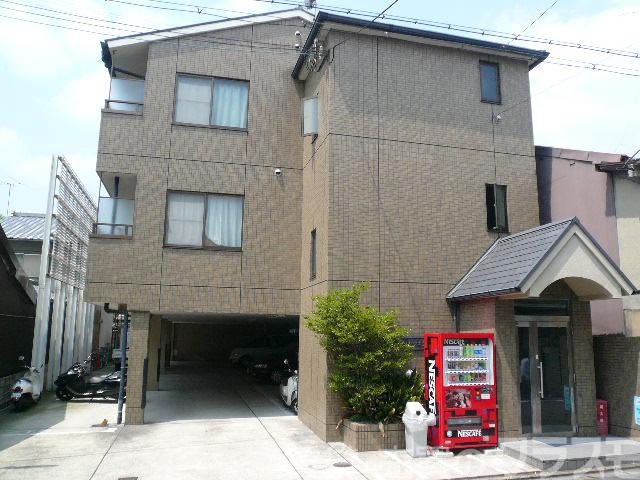 30/30 エントランス