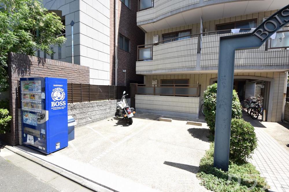 28/30 エントランス