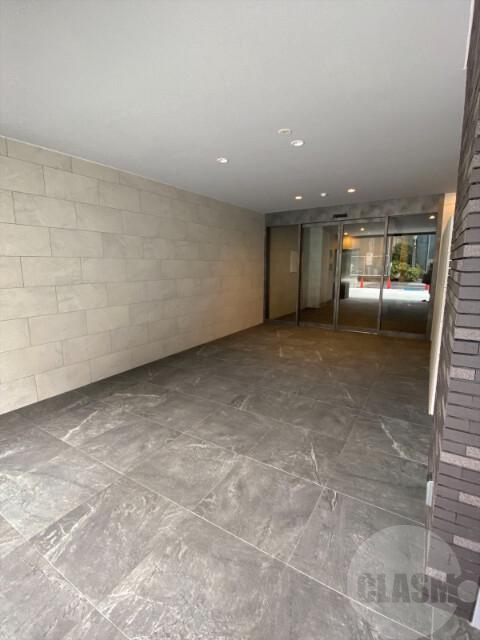 22/30 エントランス