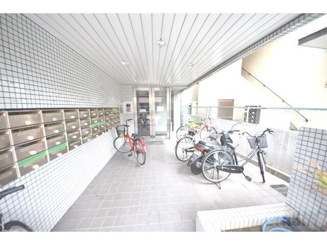 19/28 エントランス