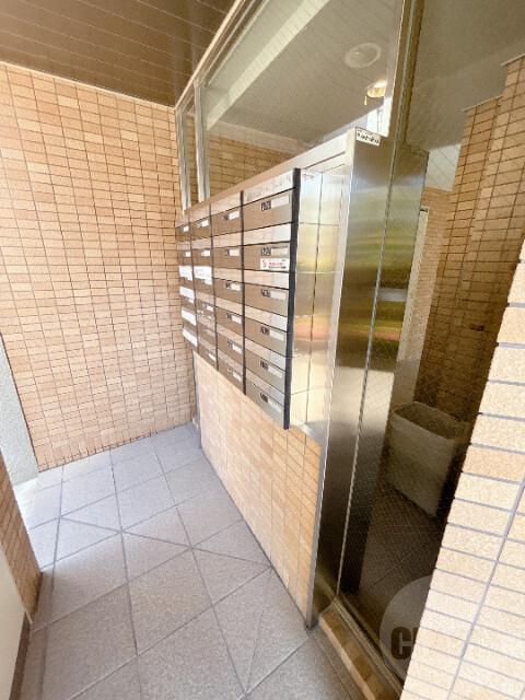 23/30 エントランス