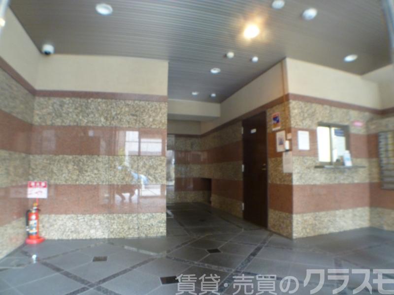 28/30 エントランス