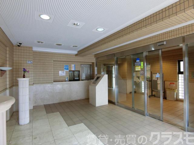 28/30 エントランス