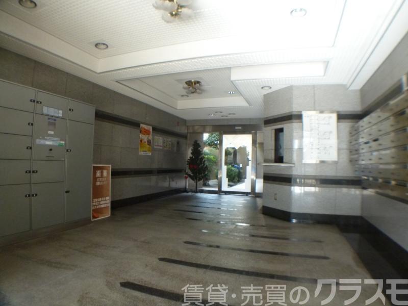 28/30 エントランス