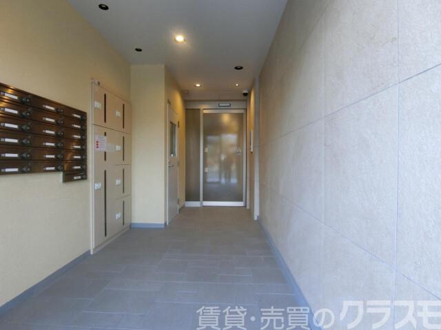 30/30 エントランス