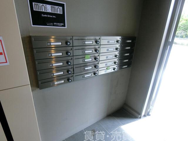 28/30 エントランス