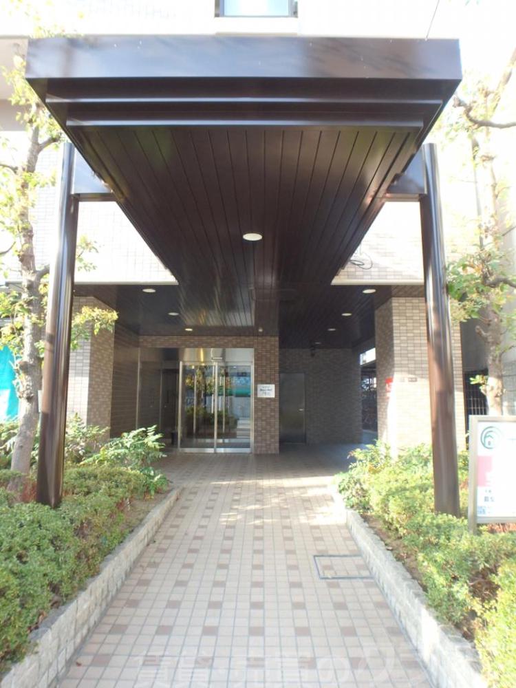 25/30 エントランス