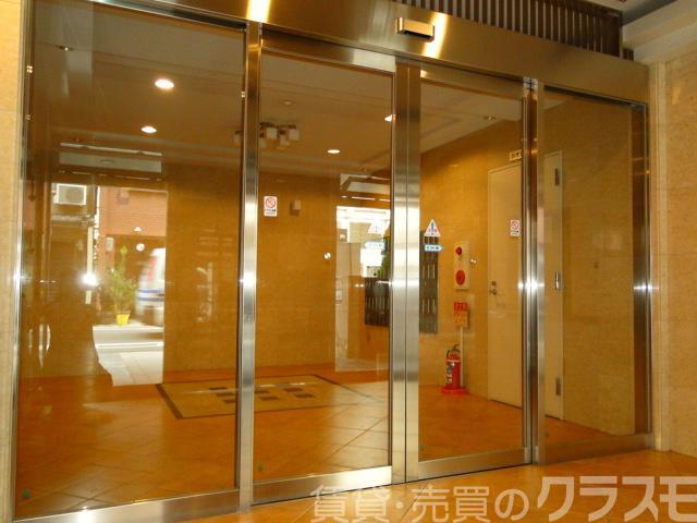 28/30 エントランス