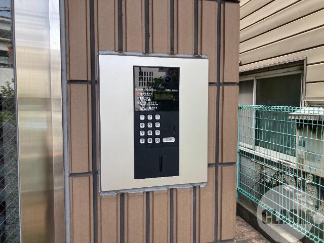 20/30 エントランス