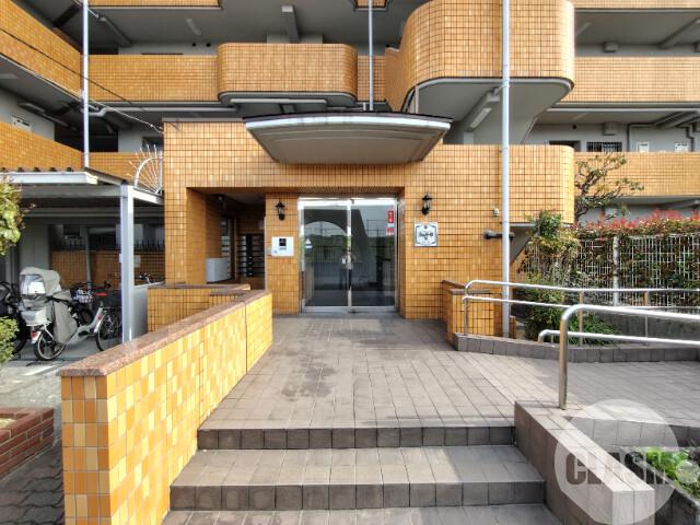 19/25 エントランス