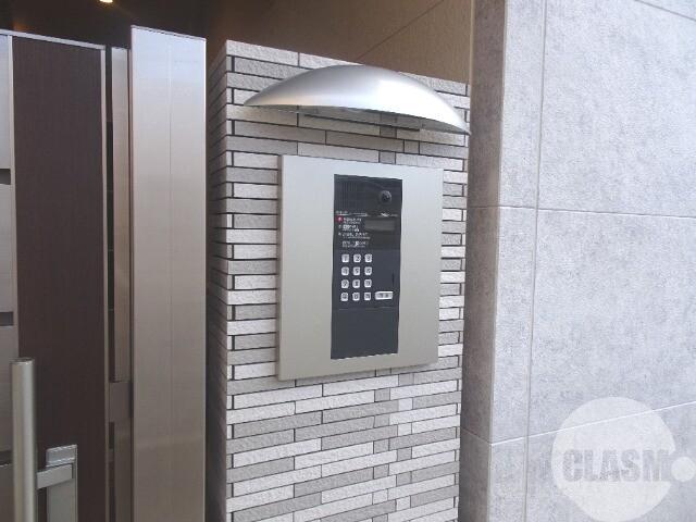 20/30 エントランス