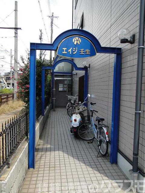 29/30 エントランス