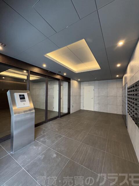 28/30 エントランス