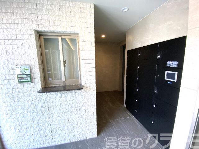 22/28 エントランス