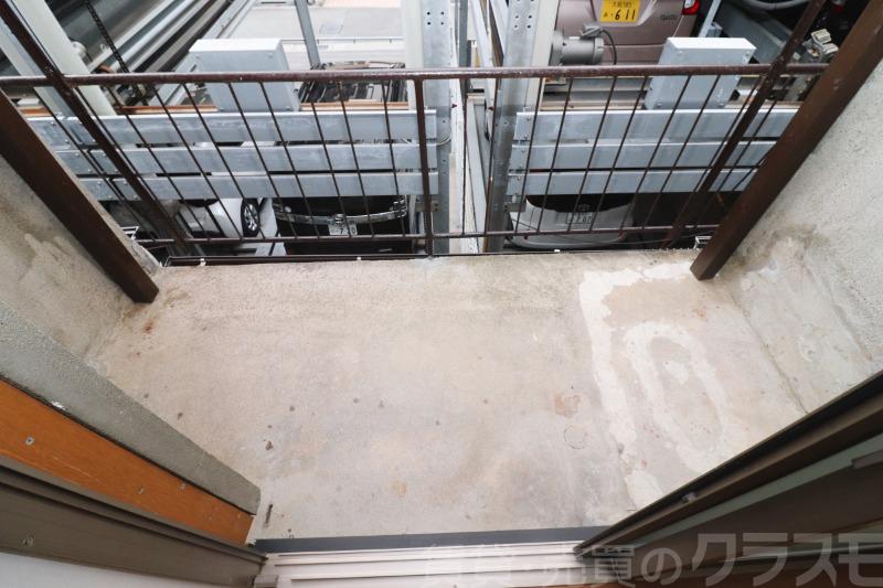 13/18 バルコニー