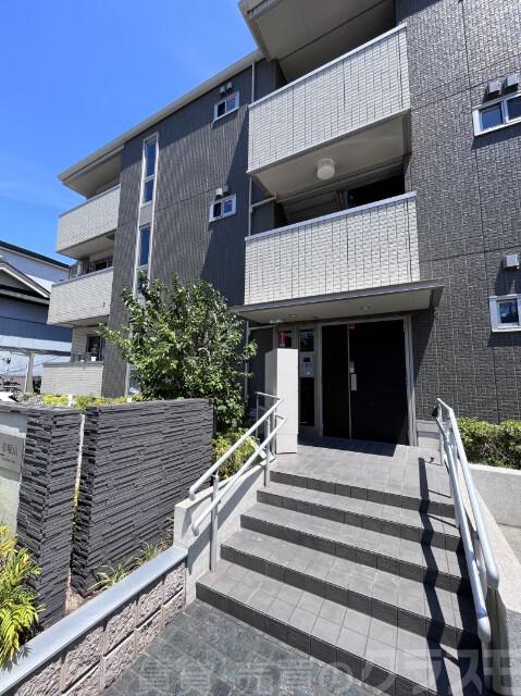 25/30 エントランス