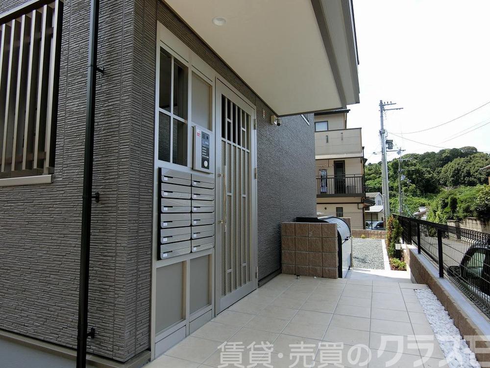 28/30 エントランス