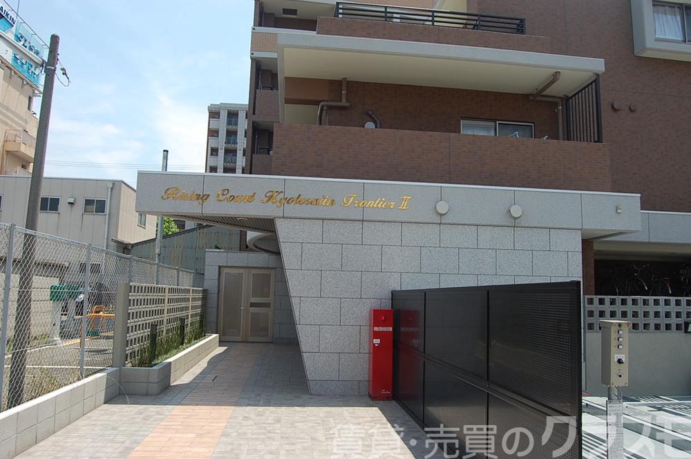 28/30 エントランス