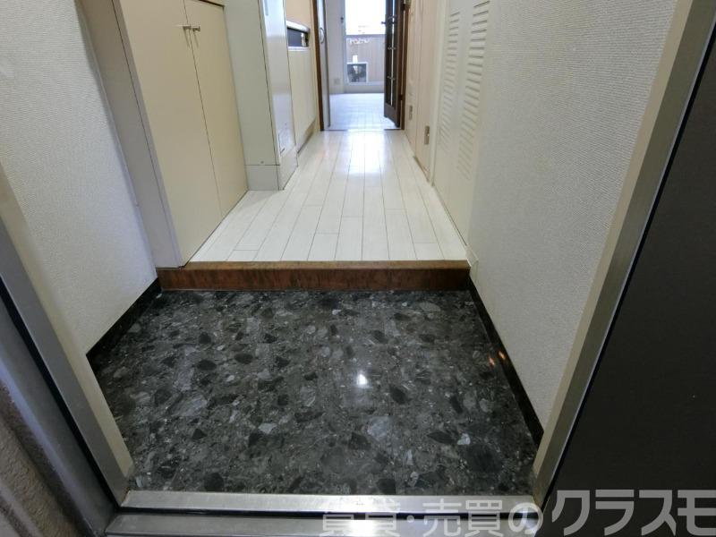16/30 玄関