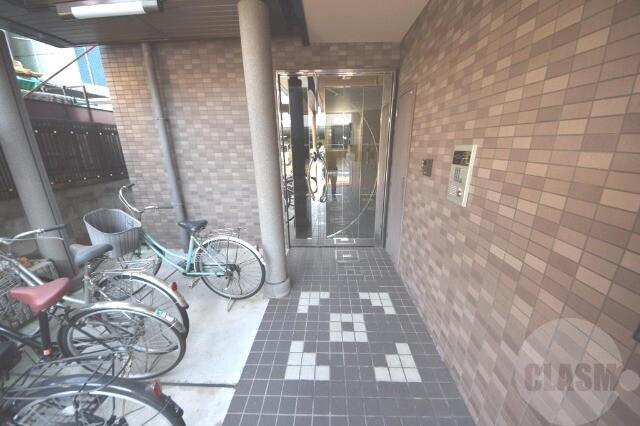 17/27 エントランス